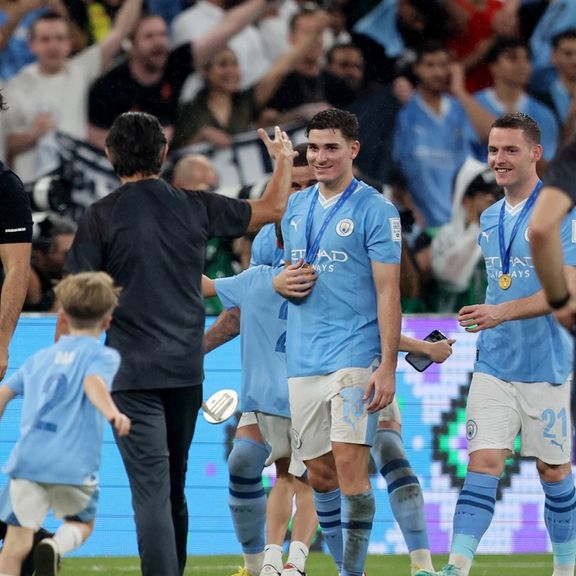 ۱۴ جام تا ۲۳ سالگی؛ رکورد خیرهکننده خولین آلوارز در کسب عناوین قهرمانی