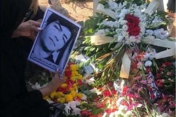 مادر علیرضا شیرمحمدعلی خطاب به ابراهیم رئیسی: قضات شما مرا به مسخره میگیرند