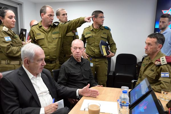 هل يفتح الهجوم الإسرائيلي أبواب سقوط النظام الإيراني؟