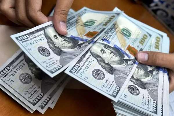 قیمت دلار در بازار آزاد ایران از ۱۸۷ هزار تومان عبور کرد