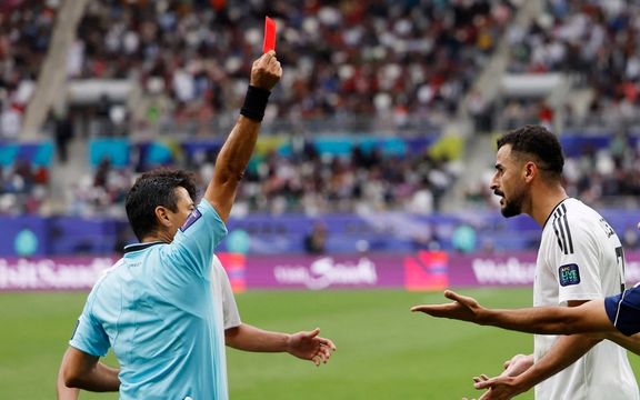 چه کسی بیشتر خوشحالی کرد؟؛ شکایت فدراسیون فوتبال عراق از فغانی به دلیل اخراج ایمن حسین