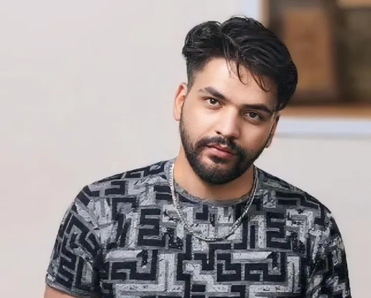 حسین رادی، غواص و آتشنشانی که در انقلاب ملی هدف گلوله قرار گرفت