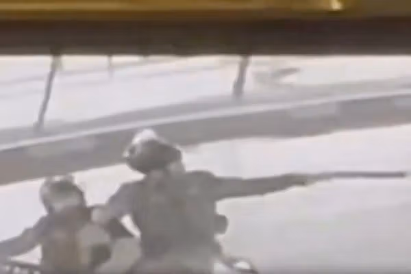 شلیک به رهگذران؛ بهزاد نیکیار هنگام بردن کیسه زباله به کوچه، با گلوله جنگی کشته شد