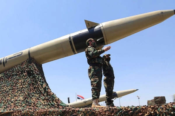 "أسوشيتد برس": دقة صواريخ إيران المستخدمة في الهجوم على إسرائيل "أقل بكثير مما كان يعتقد"