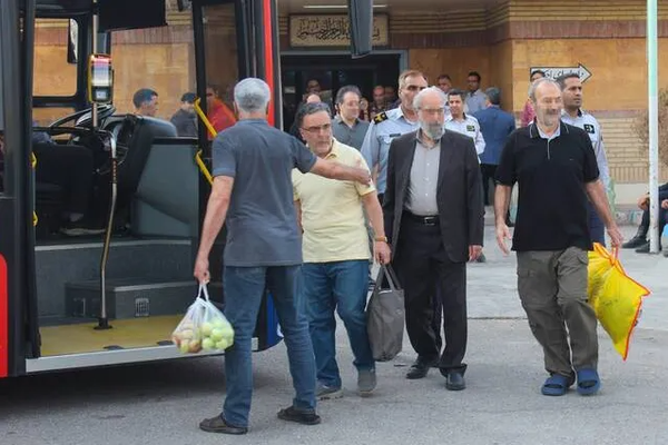 3 سجناء سياسيين: صور السلطة القضائية لنقل السجناء انتقائية لنفي الاعتداء بالضرب