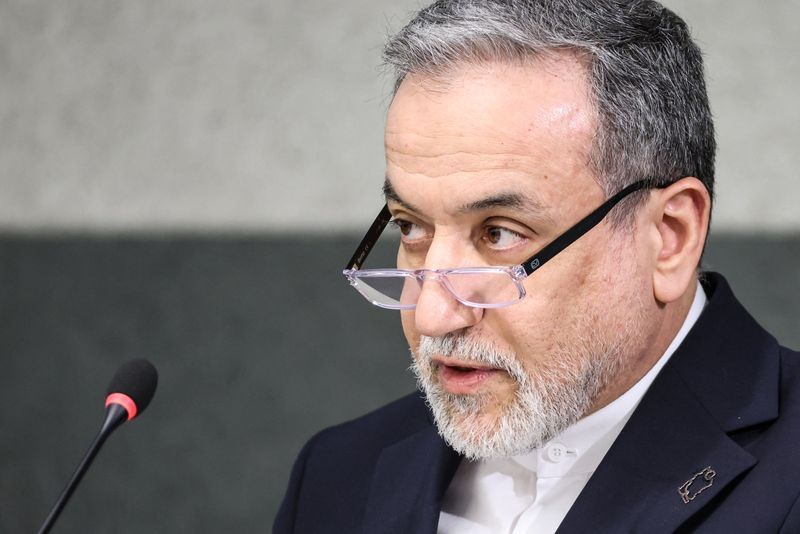 عراقچی: حملات ما در چارچوب دفاع مشروع انجام می‌شود