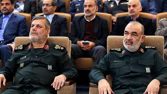 امیر حیات مقدم در کنار حسین سلامی، فرمانده کل سپاه که در آغاز جنگ ۱۲ روزه کشته شد