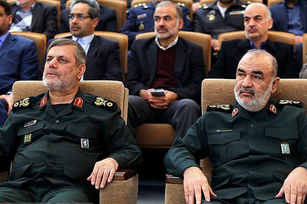 الحرس الثوري الإيراني يهدد أوروبا وأميركا بحرب صاروخية