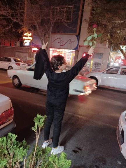 آغاز دوباره ارسال پیامک حجاب به صاحبان خودروها و گزارشها درباره فعالیت گشتارشاد