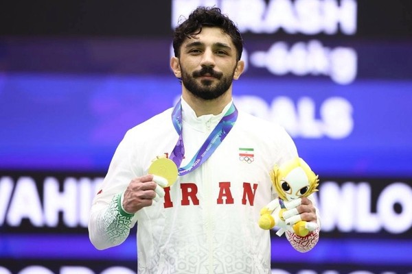 بریمانلو پس از قهرمانی: مدال طلایم را به همه عشایر تقدیم میکنم