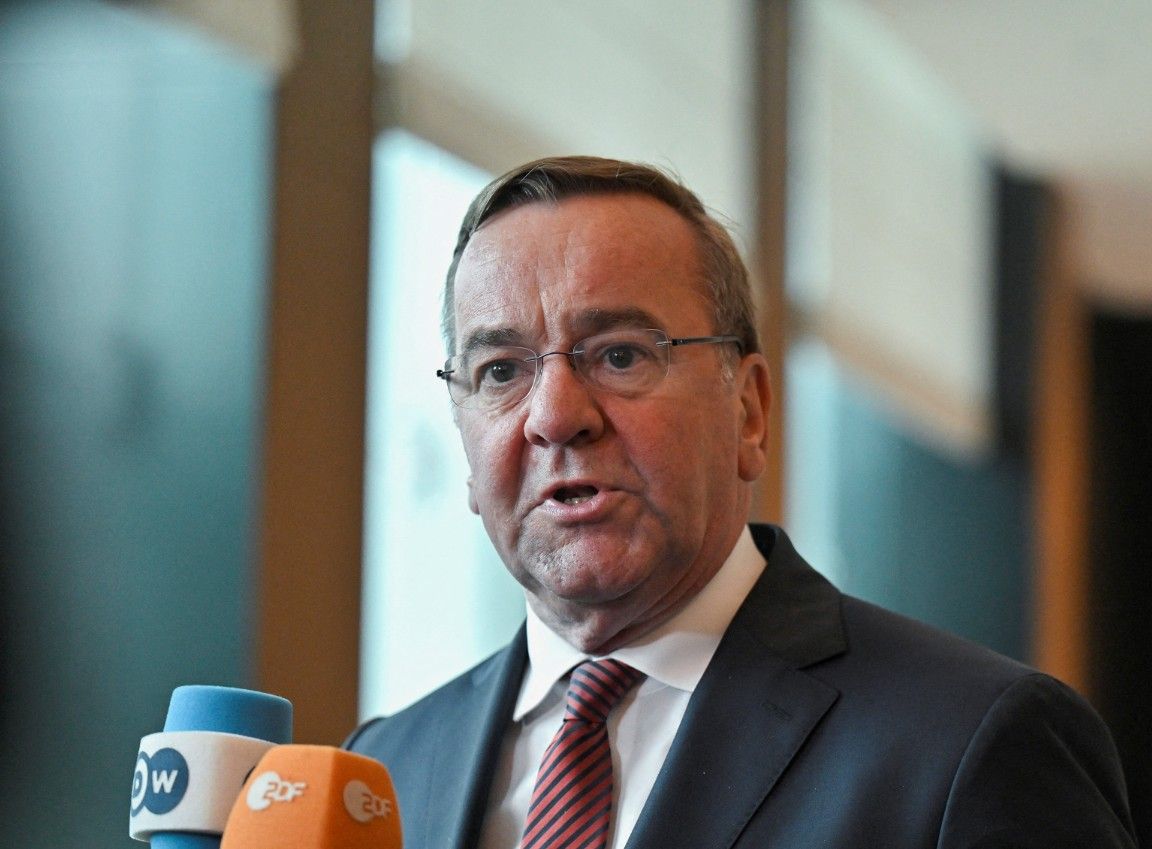 وزیر دفاع آلمان: این جنگ فاجعه‌ای برای اقتصاد جهان است