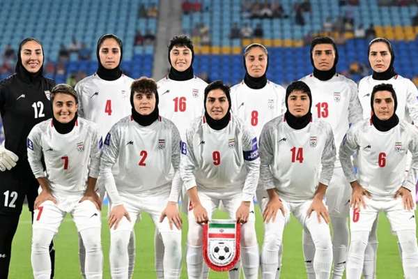 اختصاصی: بازیکنان تیم فوتبال زنان ایران در کوالالامپور تحت کنترل شدید امنیتی قرار دارند