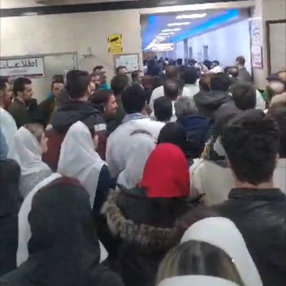 پرستاران و کادر درمان و اداری بیمارستان میلاد تهران دست به تجمع اعتراضی زدند