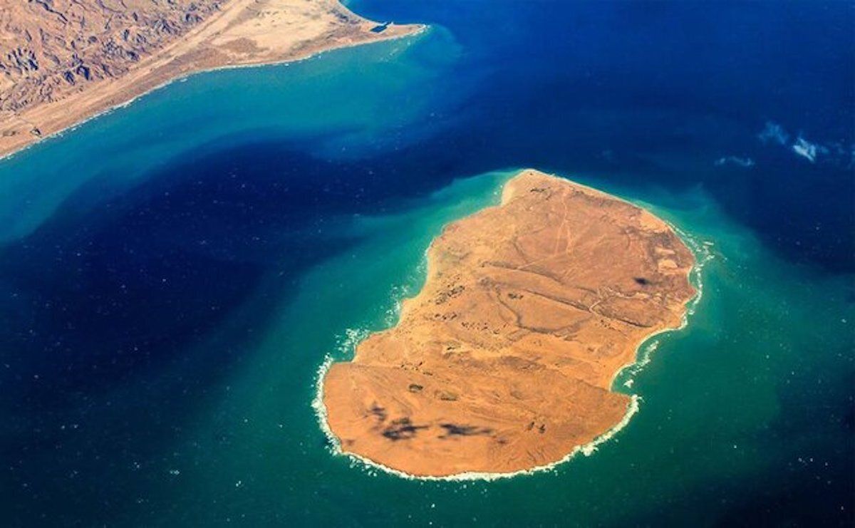 مقام پیشین اطلاعاتی آمریکا: حملات به جزایر ایران می‌تواند بین دو روز تا دو هفته طول بکشد