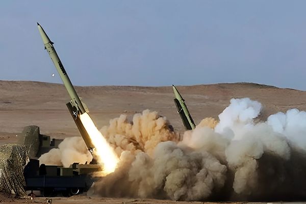 وزير الدفاع الإيراني مهددًا حكومة العراق: اتفاق طرد الأحزاب الكردية "لن يتم تمديده"