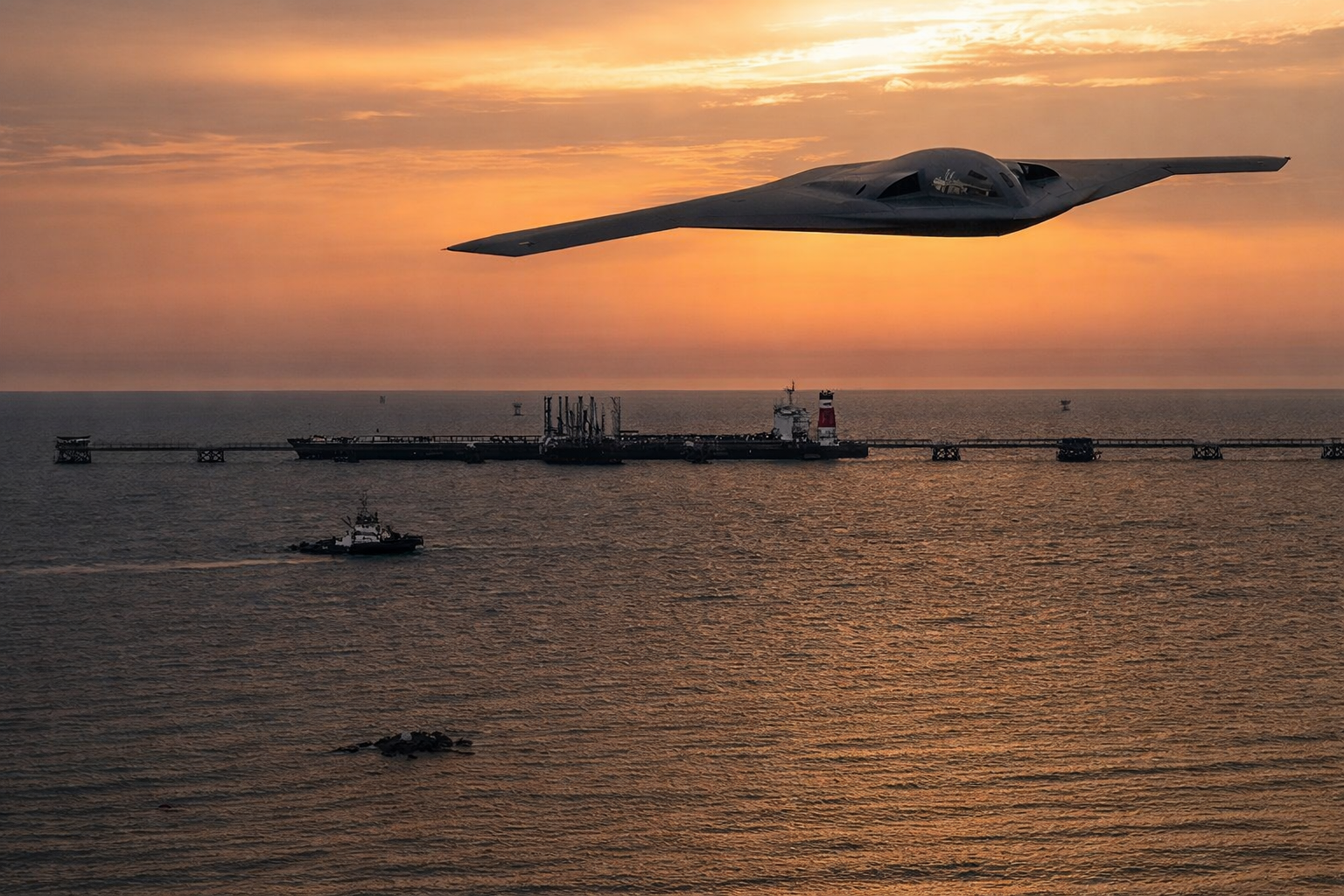 ترامپ: در صورت اختلال در تنگه هرمز، درباره نزدن تاسیسات نفتی ایران تجدیدنظر می‌کنیم