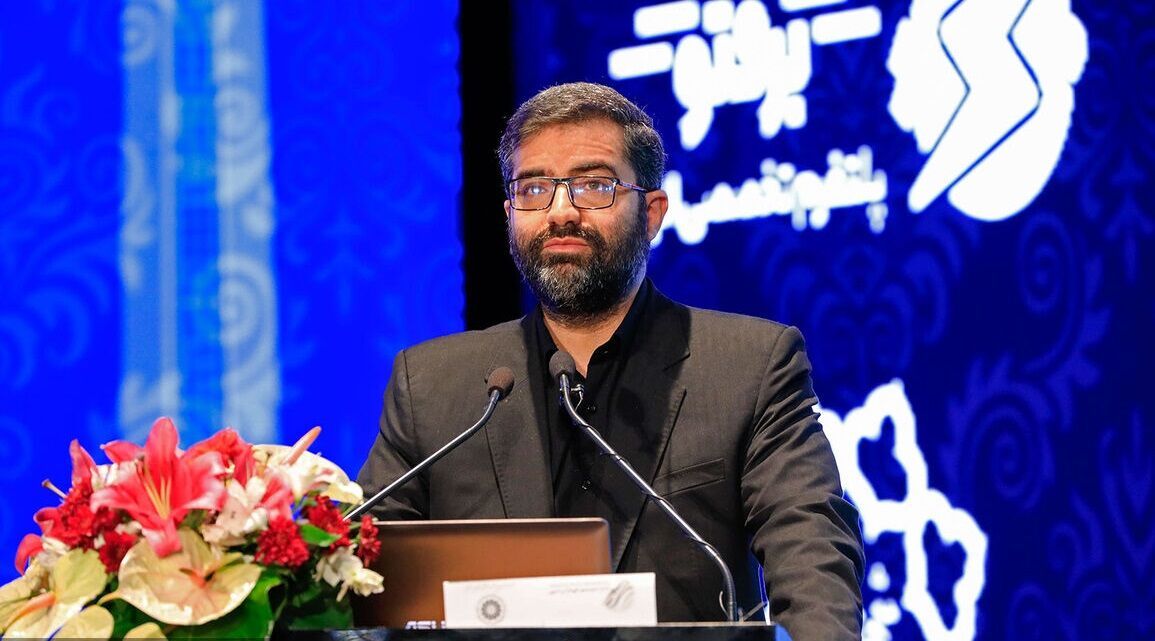معاون مسعود پزشکیان: بخشی از صنایع آسیب دیده و چاره‌ای جز صرفه‌جویی تا دو سال آینده نداریم