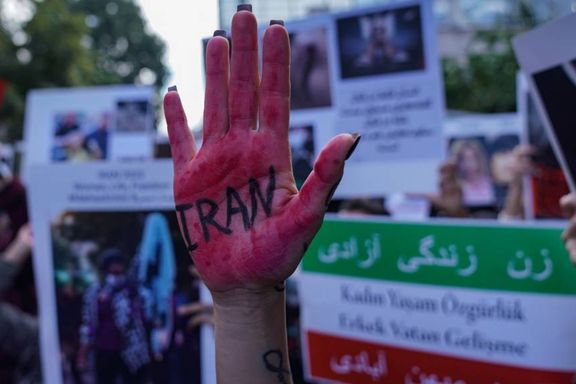 تجمعات احتجاجية حول العالم تزامنا مع الذكرى الأولى لانتفاضة الإيرانيين ومقتل مهسا أميني