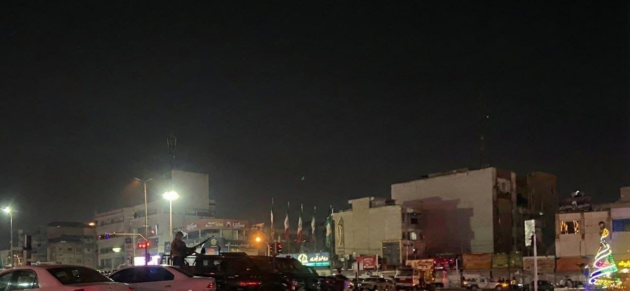 گزارش شهروندان از کنترل موبایل‌های عابران، استقرار تانک در خیابان‌ها و گرانی مواد غذایی