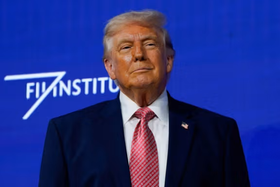 ترامب في تحذير شديد اللهجة لإيران: افتحوا المضيق وإلا فستعيشون في جهنم