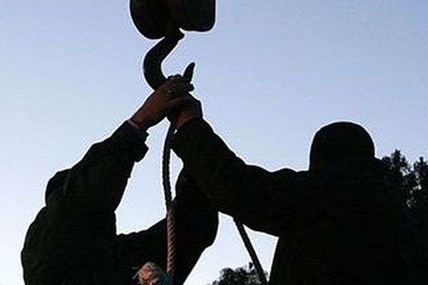 وسط انتهاكات قانونية وغموض في الإجراءات.. السلطات الإيرانية تعدم 13 شخصا في يومين