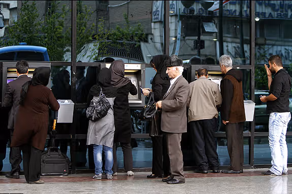 Iran’s banks keep failing, but no one explains why – Iranian daily