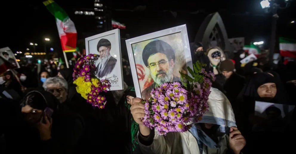 Iranians criticize Khamenei funeral plans, organized turnout