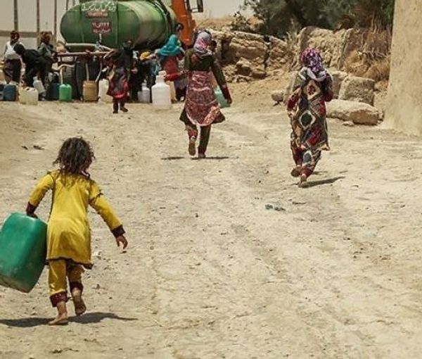 نشرة سرية للاستخبارات الإيرانية: تدهور البيئة يؤدي لهجرة أهالي بلوشستان وتراجع نسبة الشيعة