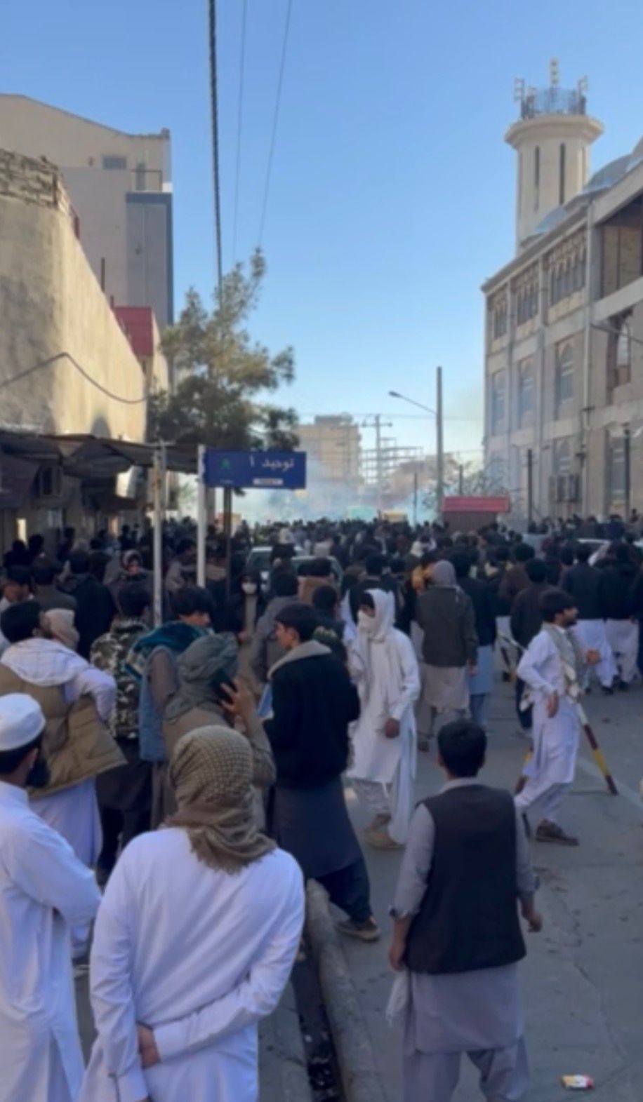 نیروهای نظامی و امنیتی به معترضان در زاهدان شلیک کردند