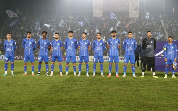 استقلال - فولاد در هوای آلوده تهران، «با حضور تماشاگران» و راس ساعت برگزار میشود