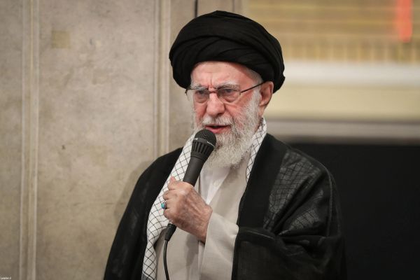 مشيرا لمواصلة التخصيب.. خامنئي: الشعب الإيراني لن يتخلى عن دينه ولا عن علمه