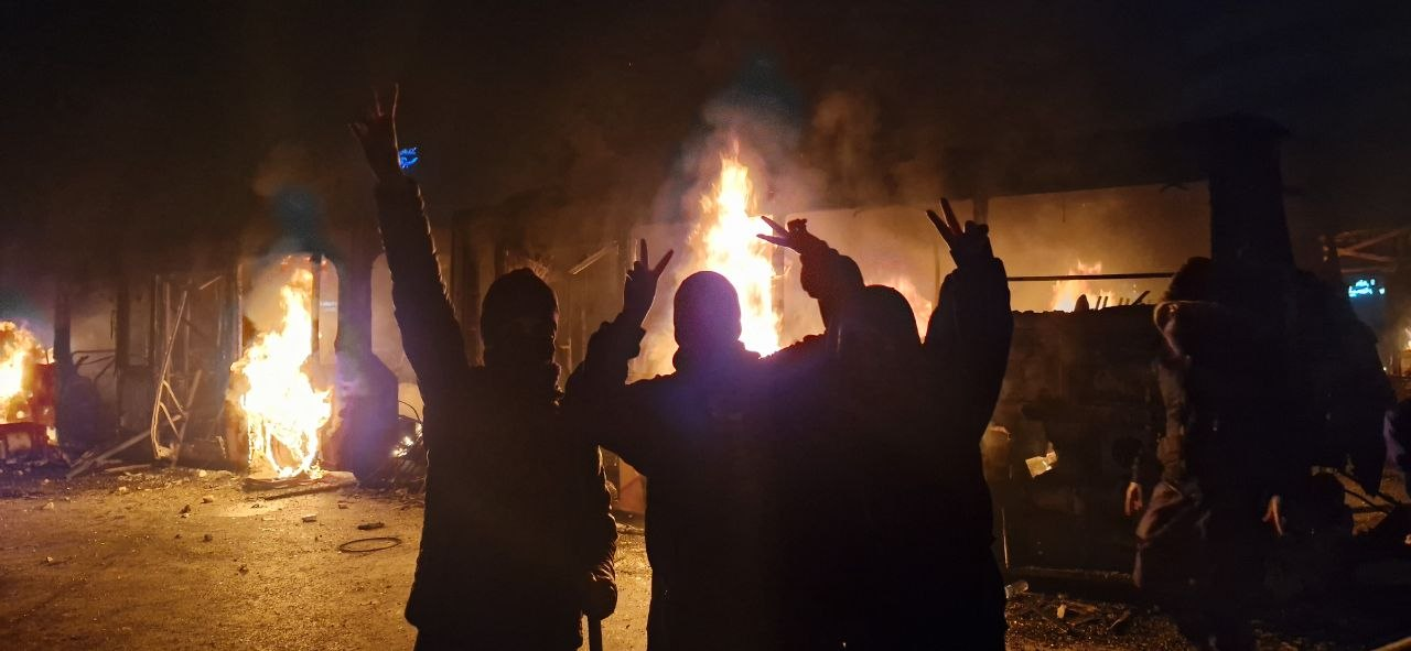 پیام مخاطب: ماموران می‌گفتند بگذارید جنازه معترضان روی زمین بماند تا درس عبرت شود