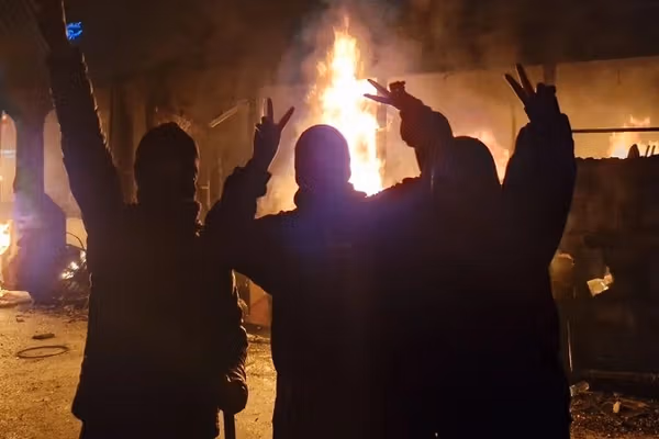 بیانیه تعدادی از سینماگران: کشتار معترضان را محکوم کرده و کنار مردم ایران ایستادهایم