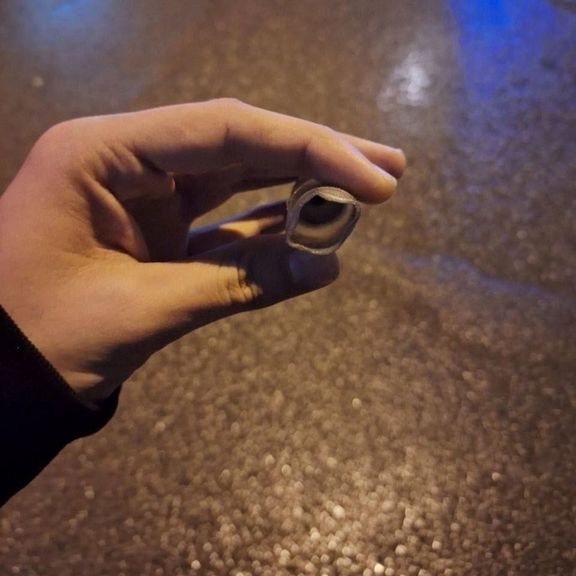 شاهد عيان: الشرطة أطلقت النار على عائلة برفقتها طفل في "هشتغرد" غرب طهران