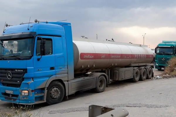 تقودها جماعات موالية لطهران.. شبكة لتهريب النفط في العراق تحقق مليارات الدولارات لإيران