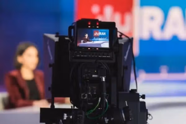 پلیس بریتانیا سه نفر را به تلاش برای آتشافروزی در دفتر ایراناینترنشنال متهم کرد