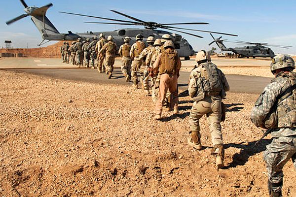 "نيويورك تايمز": إيران کانت وراء الهجوم بمسيّرات على قاعدة القوات الأميركية في سوريا
