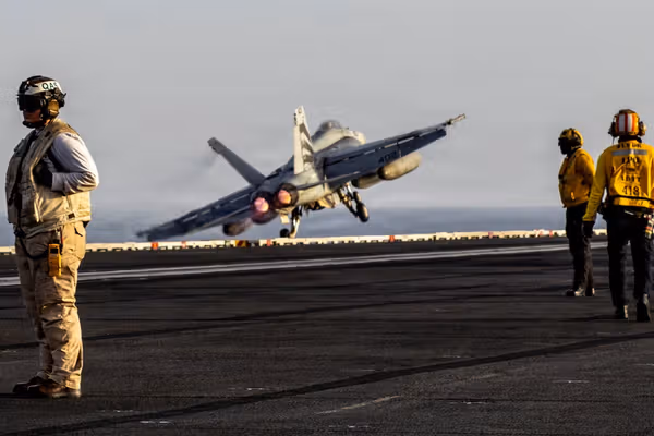 "مصاب لكنه بخير".. ترامب: إنقاذ طيار أمريكي في "مهمة معجزة"