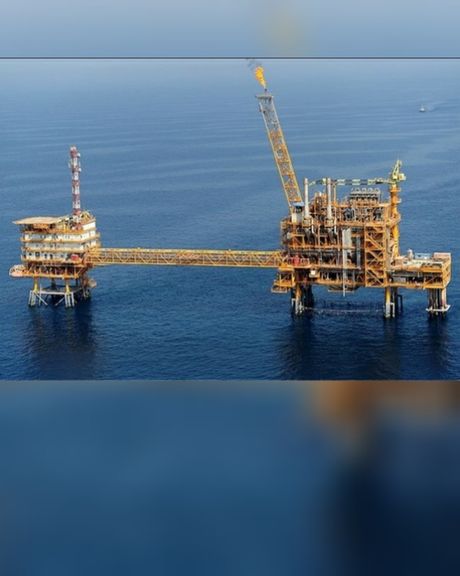 پارس جنوبی: یک فروند شناور تندرو روز چهارشنبه به یکی از سکوهای گازی فاز ۱۲ برخورد کرد