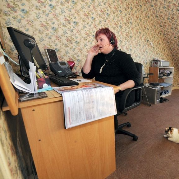 دولت فرانسه اعلام کرد که این کشور برای مقابله با کووید۱۹ دورکاری را از سر میگیرد