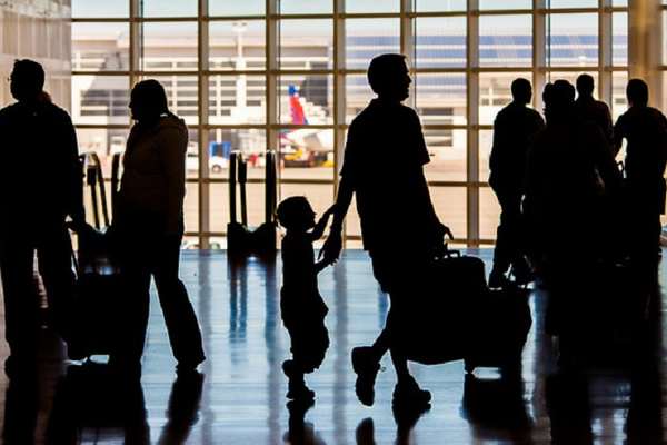 قلق حكومي في إيران من تنامي ظاهرة هجرة الخبراء والمتخصصين