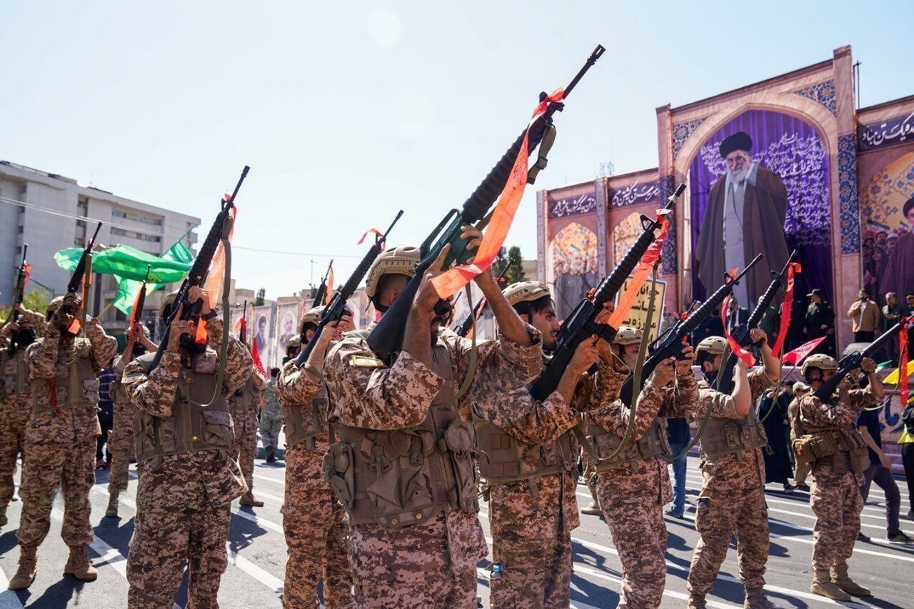 Iran's Guards urge Americans to vote out their leaders in 26-page letter