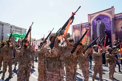 الحرس الثوري الإيراني يدعو الأميركيين لتغيير حكومتهم عبر صناديق الاقتراع برسالة من 26 صفحة