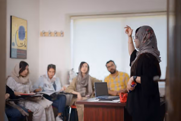 جمهوری اسلامی مرکز آموزش زبان وابسته به سفارت فرانسه در تهران را پلمب کرد