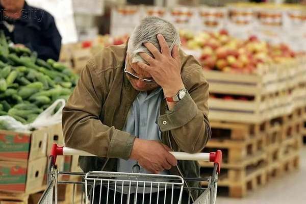 تضخم غير مسبوق بسوق الأغذية الإيرانية.. وارتفاع حاد في الأسعار