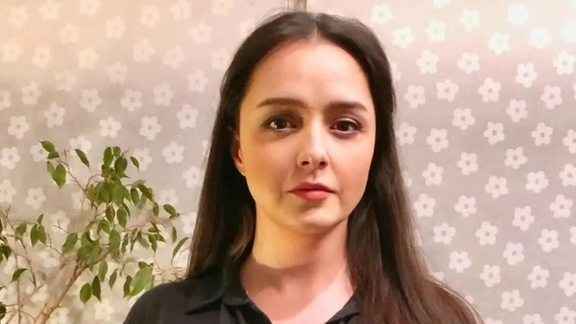 ترانه علیدوستی به کمپین «درخواست توقف اجرای حکم ۵ سال حبس الهه محمدی و نیلوفر حامدی» پیوست