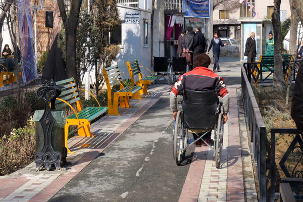 مقام انجمن نابینایان: مستمری معلولان برای یک ماه سنگک خریدن هم کافی نیست