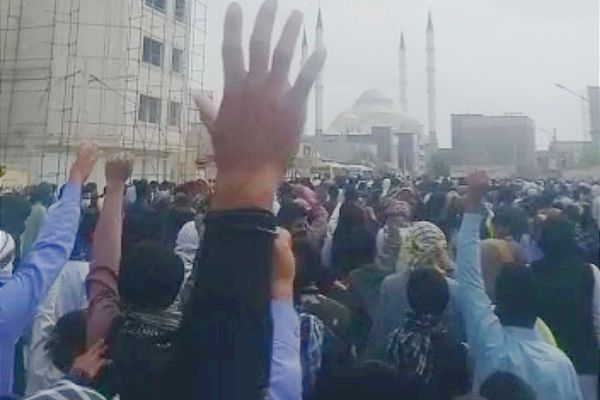 احتجاجات زاهدان إيران تدخل أسبوعها الـ23.. وهتافات: "لا نريد نظاما يقتل الأطفال"