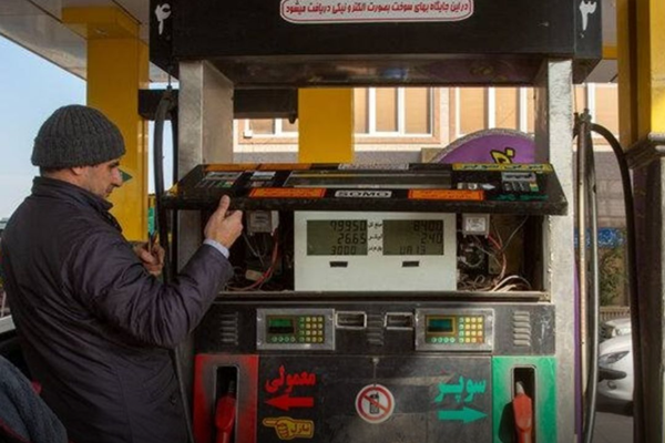 القضاء الإيراني يأمر بحجز سيارات لتزودها بالوقود أكثر من مرة خلال 48 ساعة في "رودان"