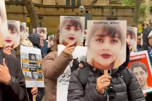 استرالیا: در کنار زنان و دختران ایران ایستادهایم